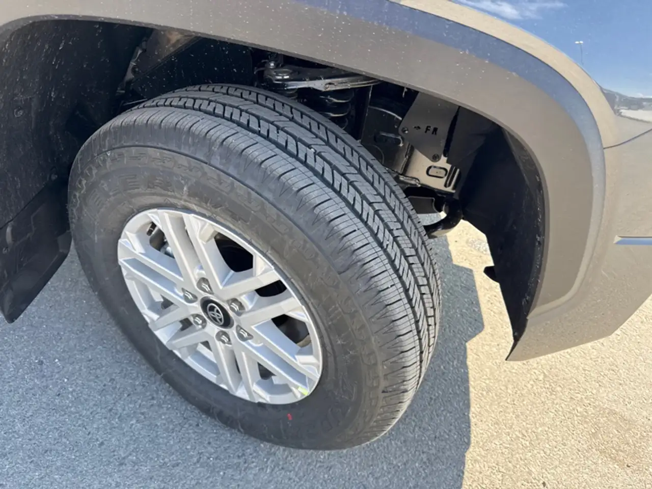 Toyota Tundra снимка Toyota Tundra