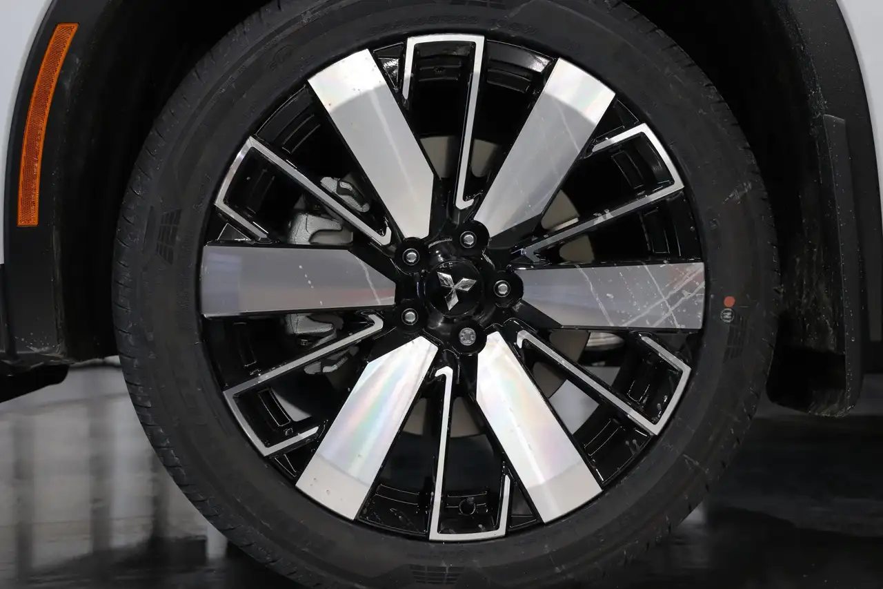 Mitsubishi Outlander снимка Mitsubishi Outlander