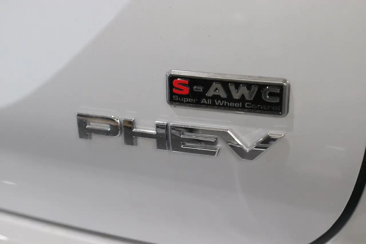Mitsubishi Outlander снимка Mitsubishi Outlander