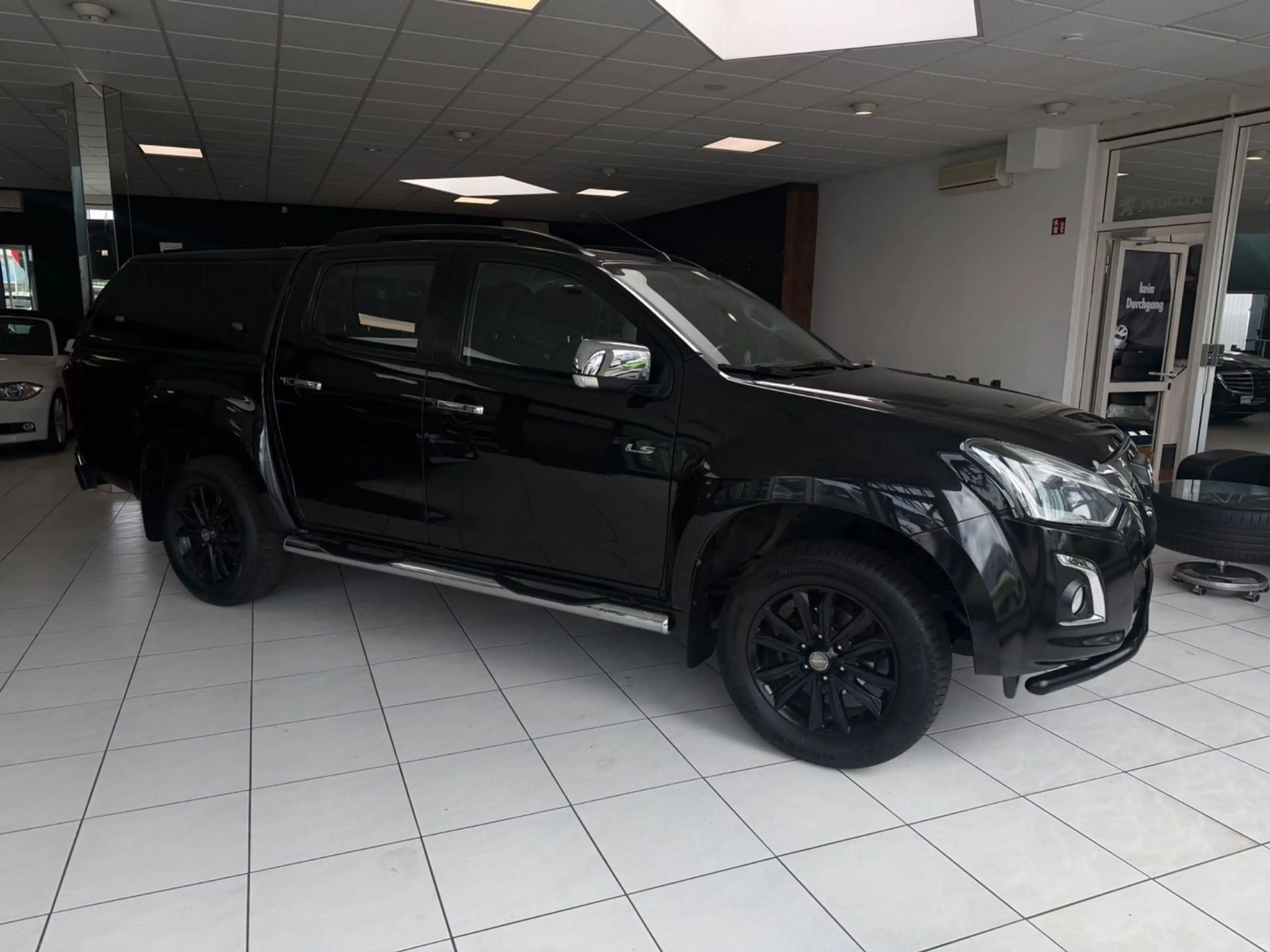 Isuzu D-Max 1,9 TD JÄGERUMBAU HARDTOP 5-SITZER AWD TOP — photo 3