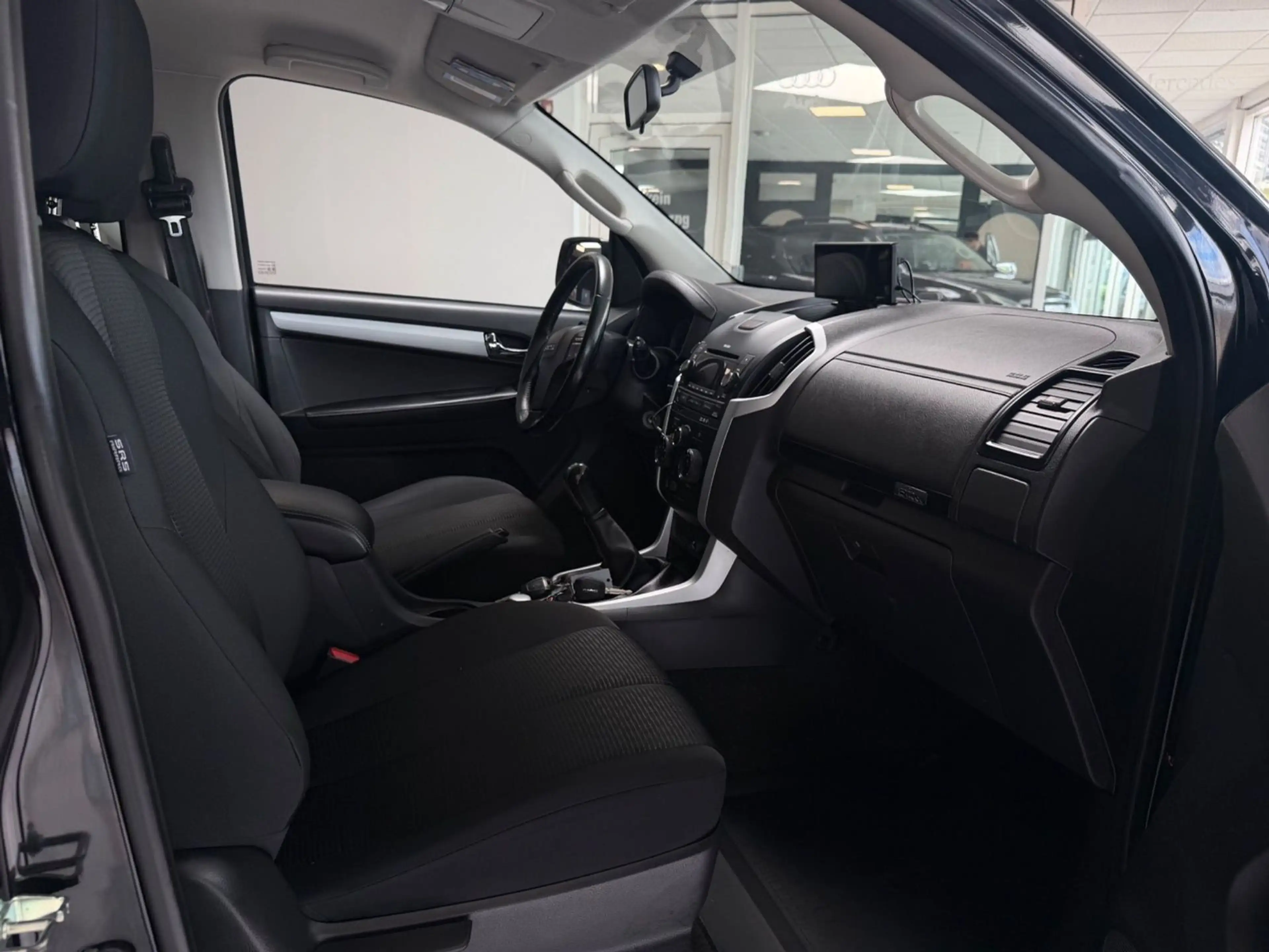 Isuzu D-Max 1,9 TD JÄGERUMBAU HARDTOP 5-SITZER AWD TOP — photo 17