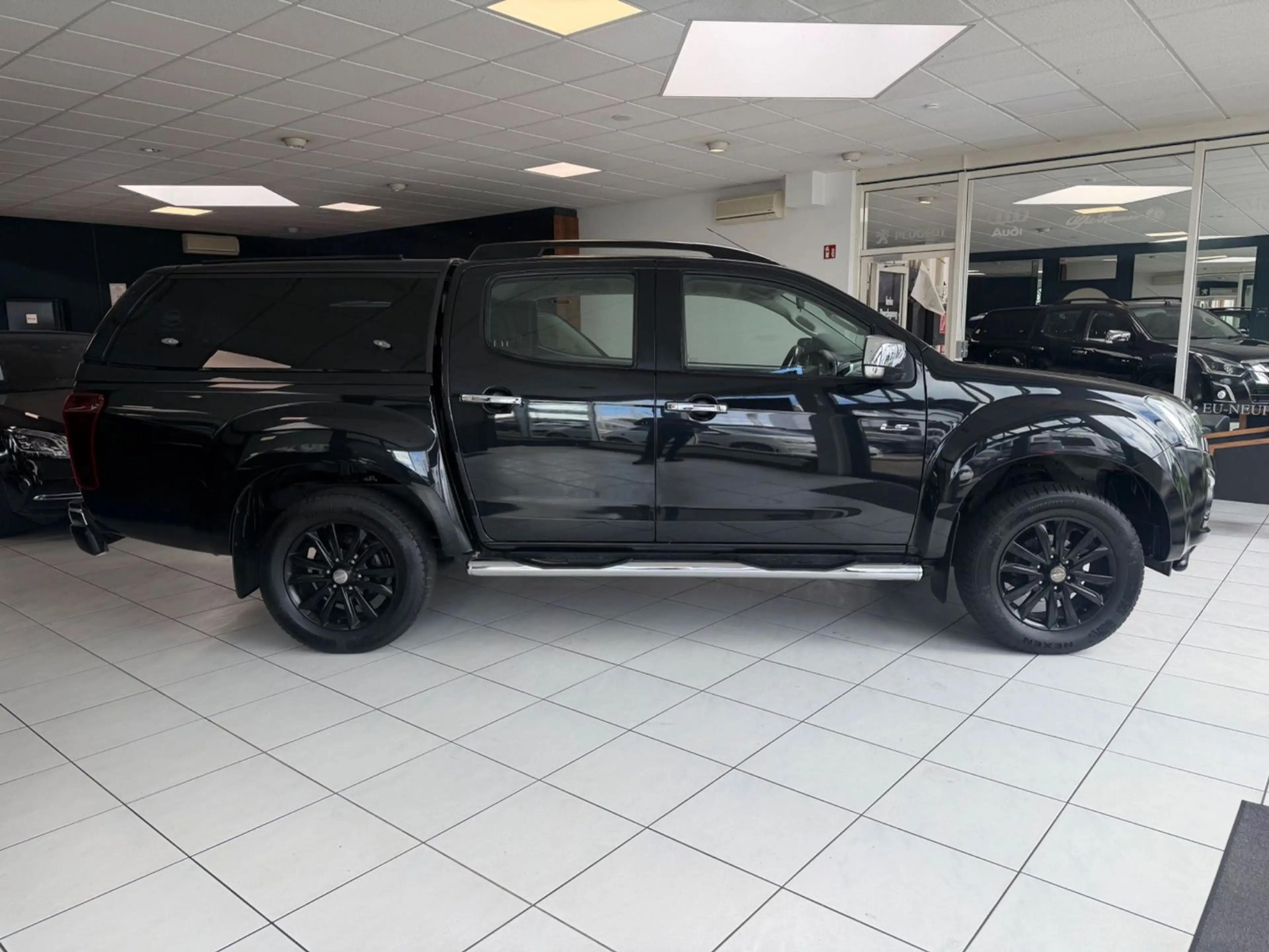 Isuzu D-Max 1,9 TD JÄGERUMBAU HARDTOP 5-SITZER AWD TOP — photo 4