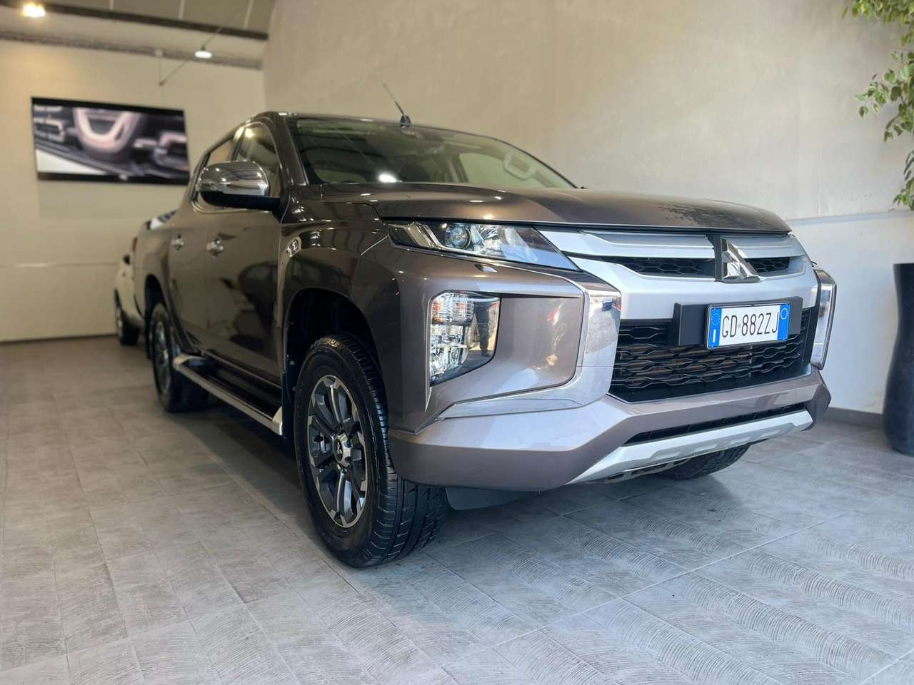 Mitsubishi L200 L200 Cab VI 2019 d.cab 2.3d Diamond 4wd 150cv