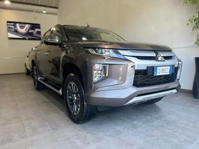 Mitsubishi L200
