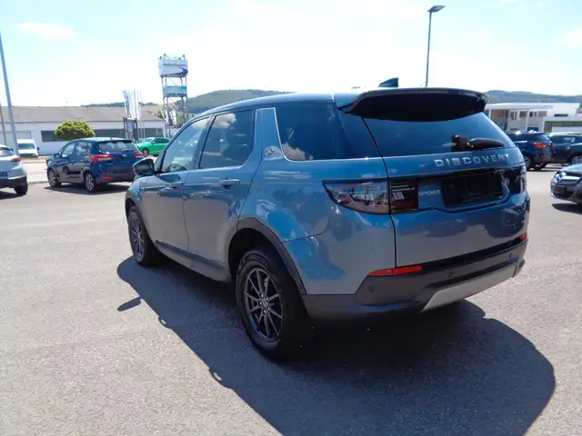 Land Rover Discovery view 6