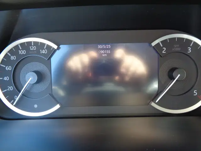 Land Rover Discovery view 8