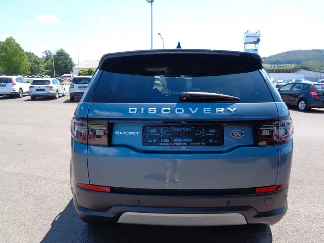 Land Rover Discovery view 5