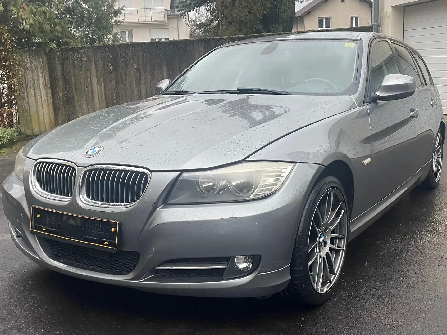 BMW 320 320d DPF Touring Gris - 1
