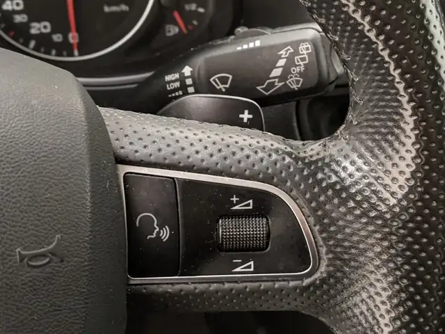 Audi Q5 view 9