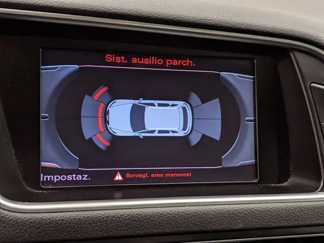 Audi Q5 view 13