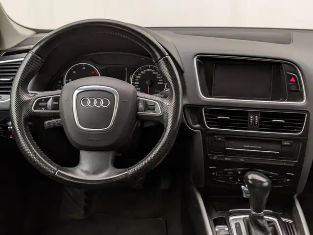 Audi Q5 view 7