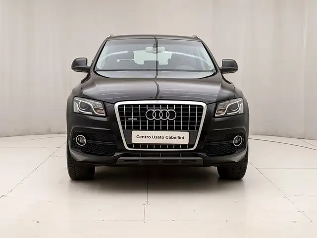 Audi Q5 view 2