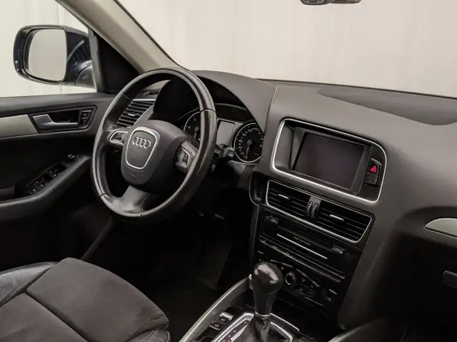 Audi Q5 view 6