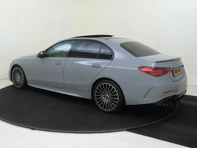 Mercedes-Benz C-Class view 3