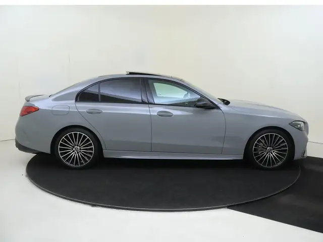 Mercedes-Benz C-Class view 9