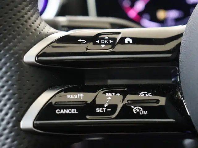 Mercedes-Benz C-Class view 12