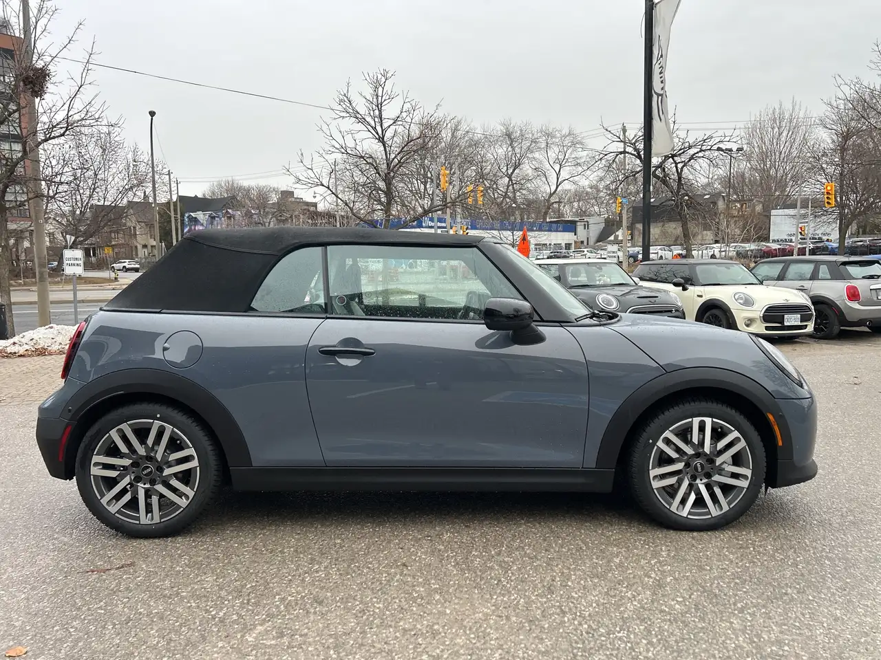 MINI Convertible снимка MINI Convertible