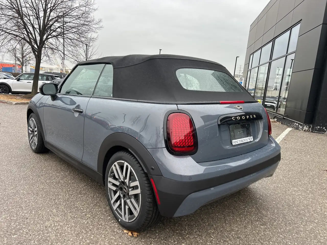 MINI Convertible снимка MINI Convertible