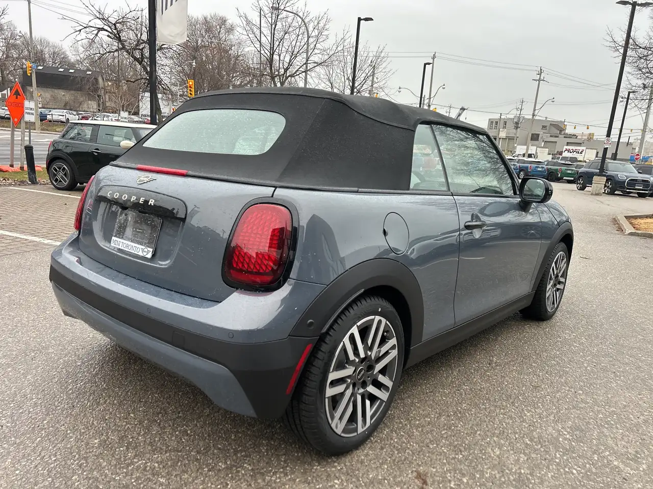 MINI Convertible снимка MINI Convertible