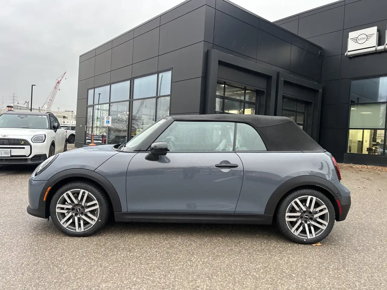 MINI Convertible снимка MINI Convertible