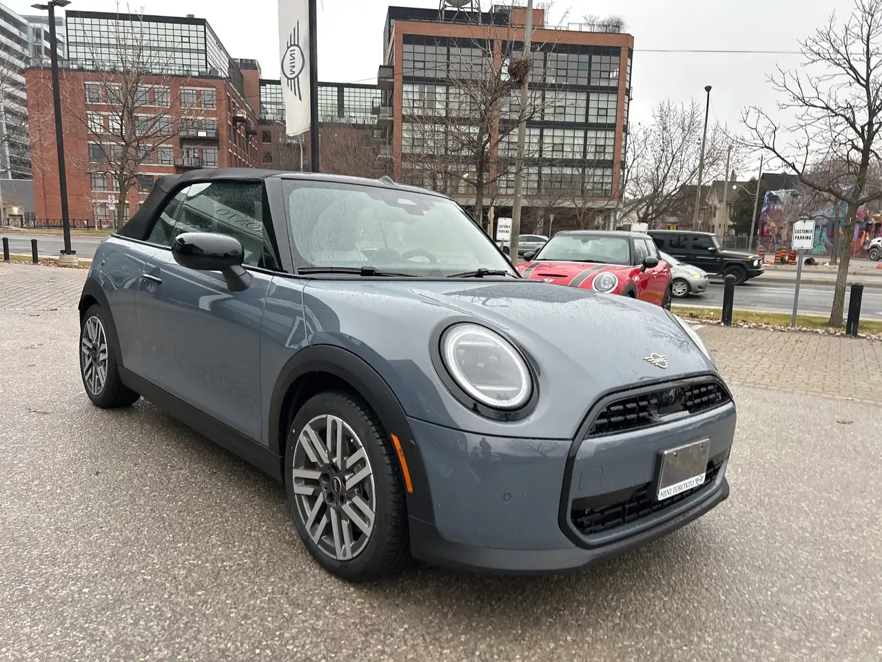 MINI Convertible снимка MINI Convertible