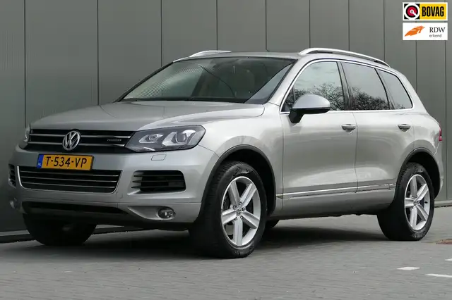 Volkswagen Touareg 3.0 TSI Hybrid Highline Youngtimer Pano