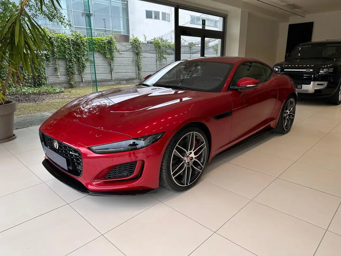 Jaguar F-Type F-Type Coupe 2.0 i4 R-Dynamic rwd 300cv auto Rosso - 1