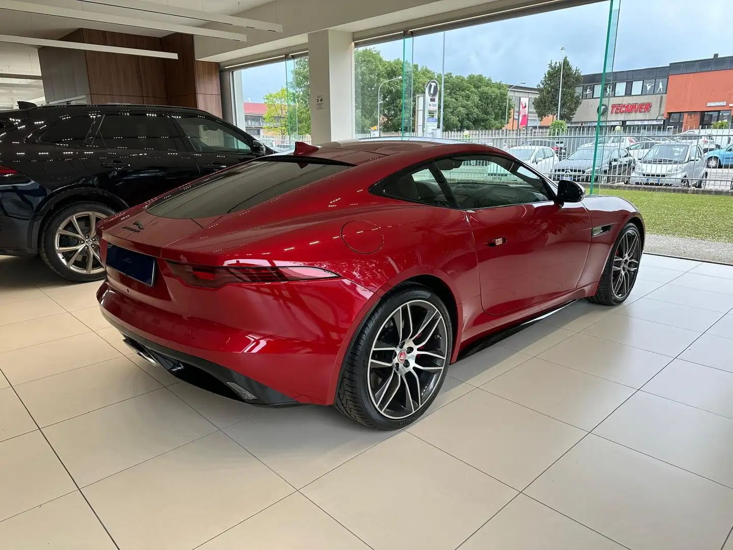 Jaguar F-Type F-Type Coupe 2.0 i4 R-Dynamic rwd 300cv auto Rosso - 2