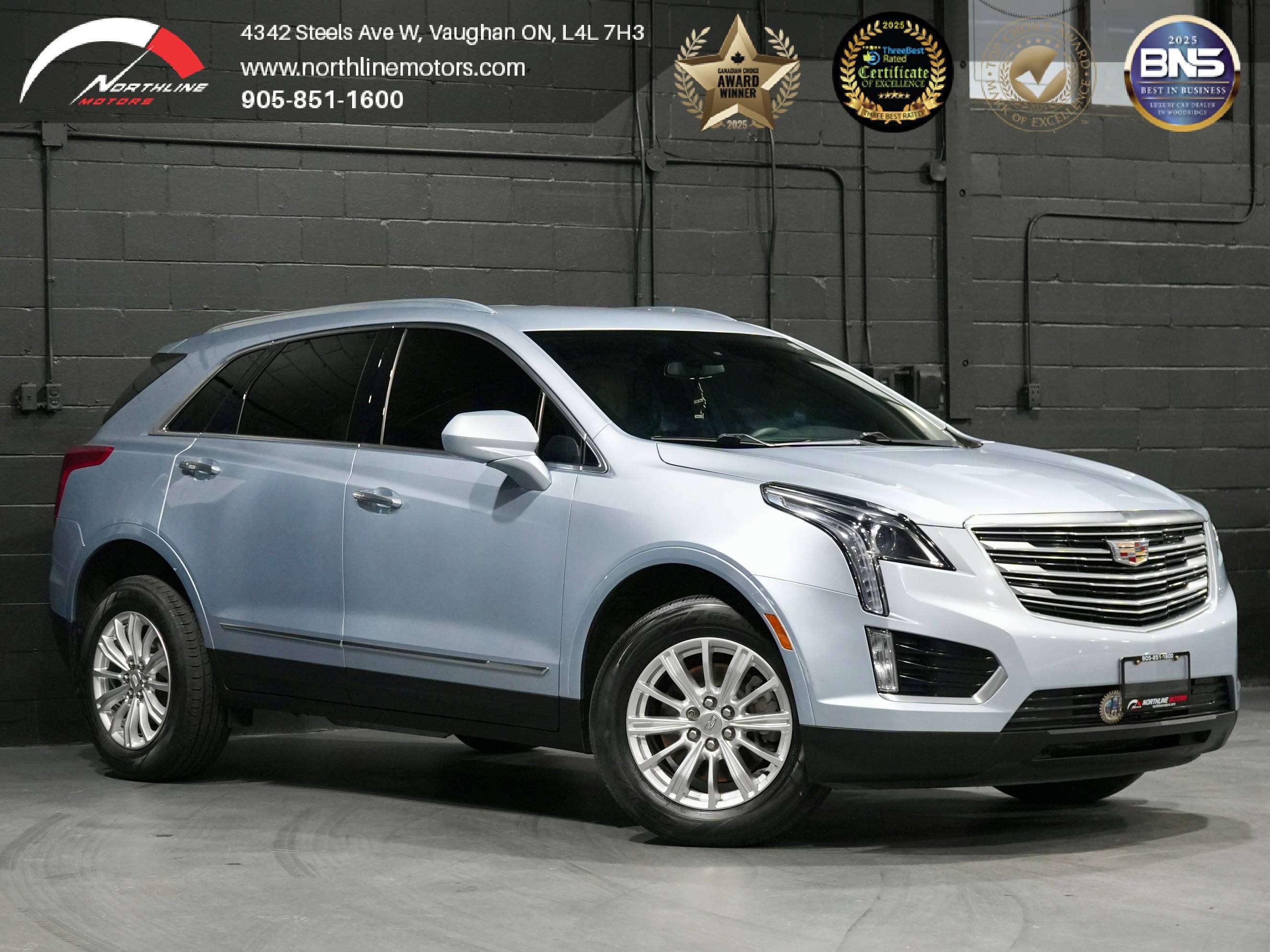 Silver 2017 Cadillac XT5 FWD SUV / Crossover Front-Wheel Drive Automatic