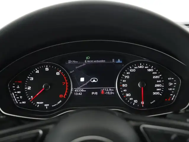 Audi A4 view 14