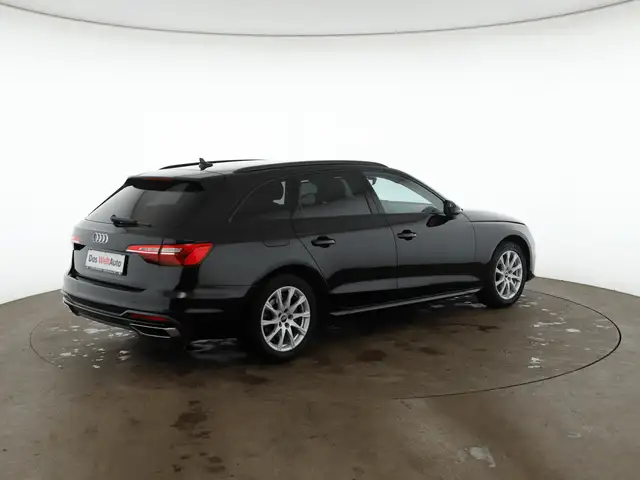 Audi A4 view 4