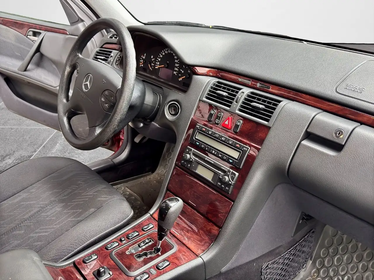 Mercedes-Benz E 220 T CDI AUTOM*XENON*PDC*STANDHEIZ*TÜV NEU*, foto 11