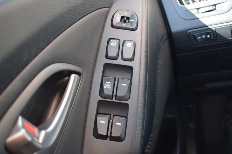 Hyundai iX35 - — photo 8