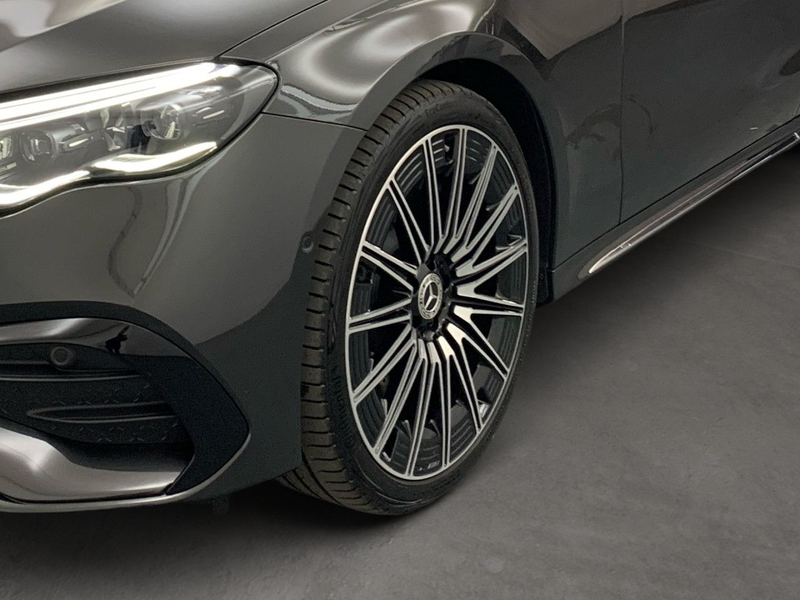 Mercedes-Benz E 450 4Matic LEDER+AMG+AHK+PANO+360°+BURMESTER — photo 7