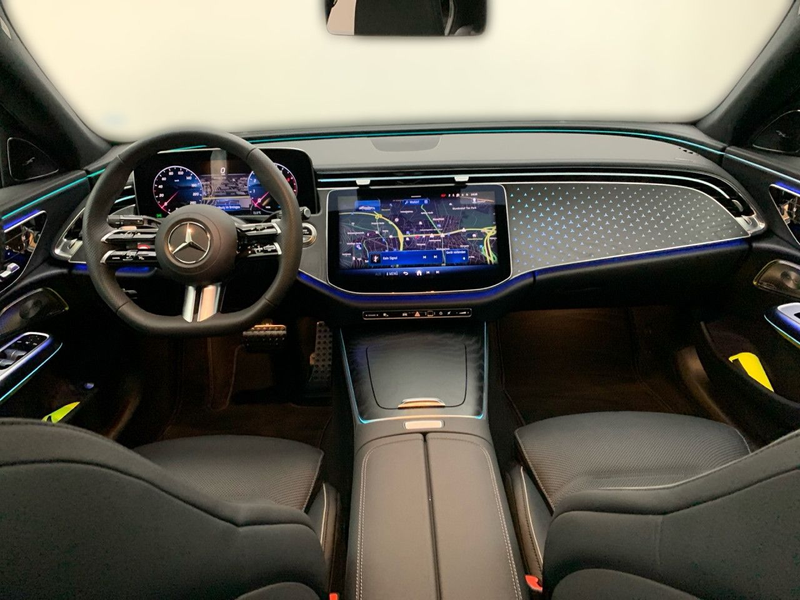Mercedes-Benz E 450 4Matic LEDER+AMG+AHK+PANO+360°+BURMESTER — photo 12