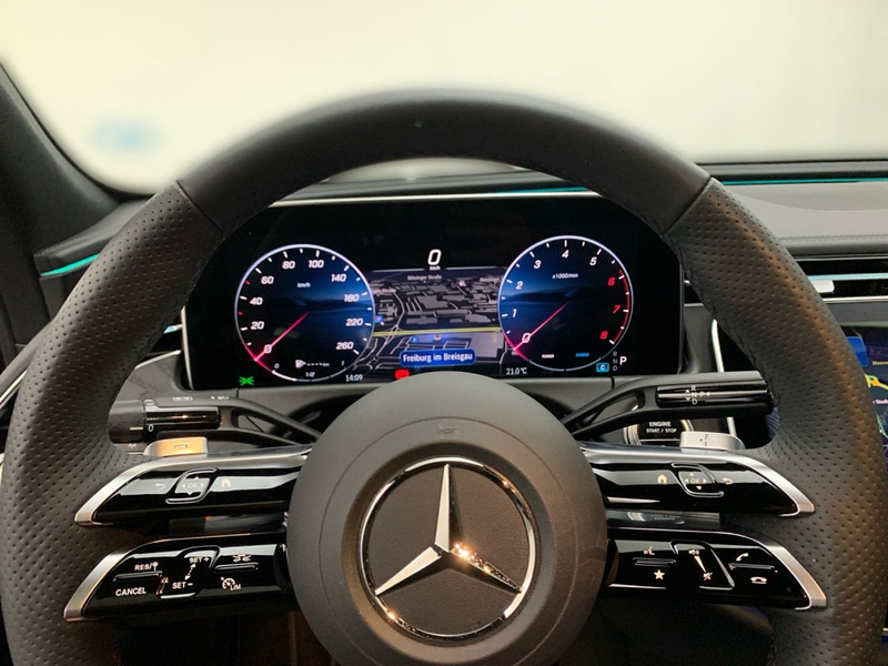 Mercedes-Benz E 450 4Matic LEDER+AMG+AHK+PANO+360°+BURMESTER — photo 10