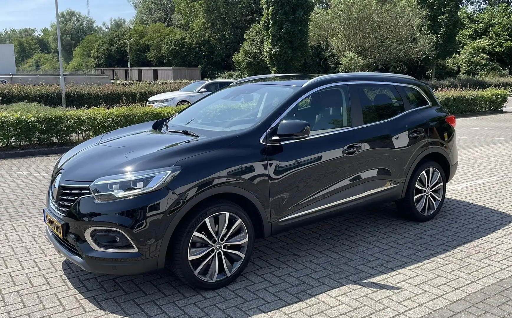 Renault Kadjar 1.3 TCe Zen Zwart - 1