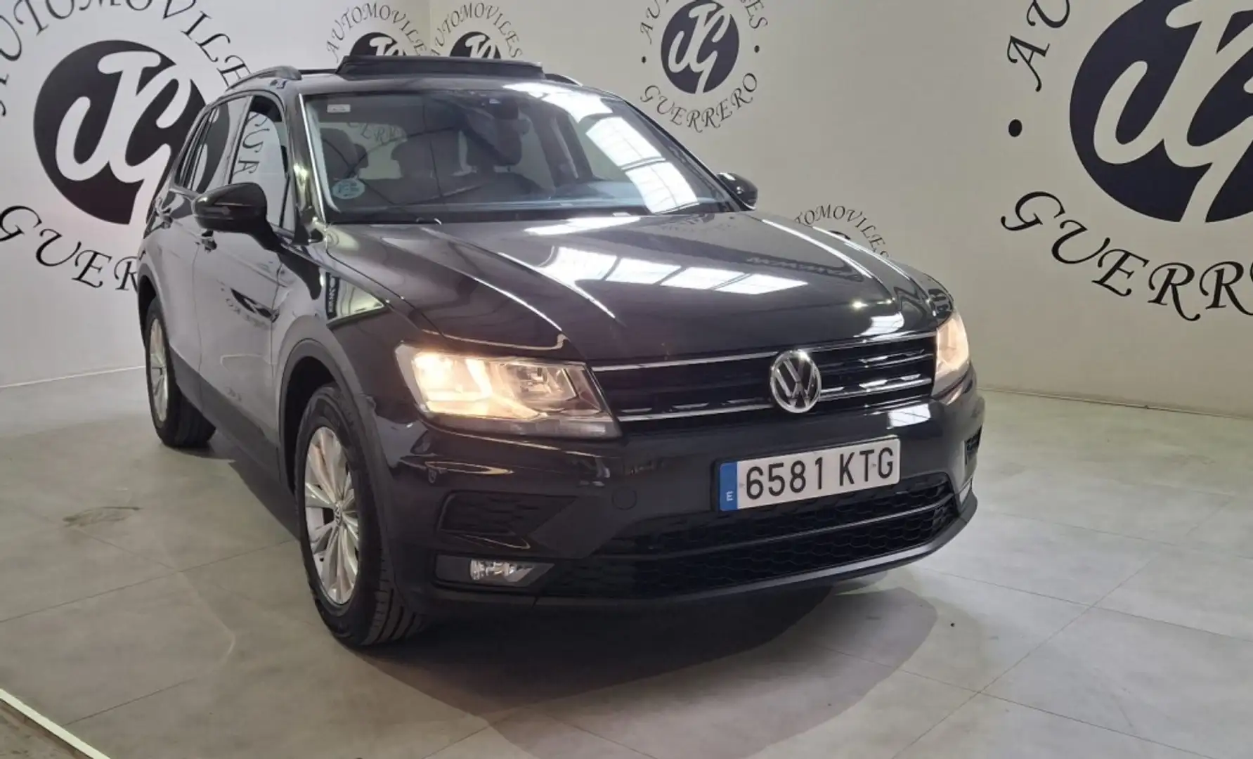 Volkswagen Tiguan 2.0TDI Edition 110kW Gris - 1