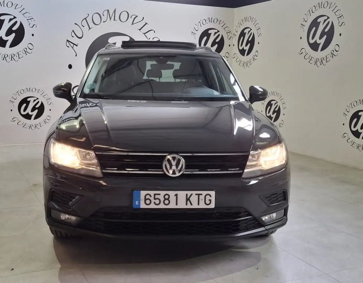 Volkswagen Tiguan 2.0TDI Edition 110kW Gris - 2