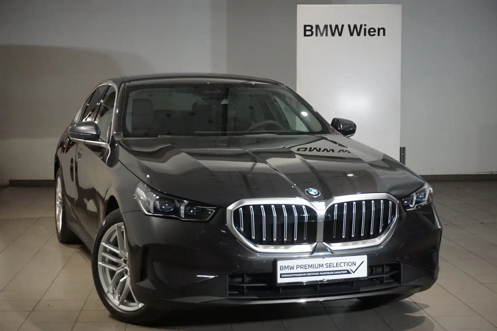 BMW 520 520d xDrive Grau - 1
