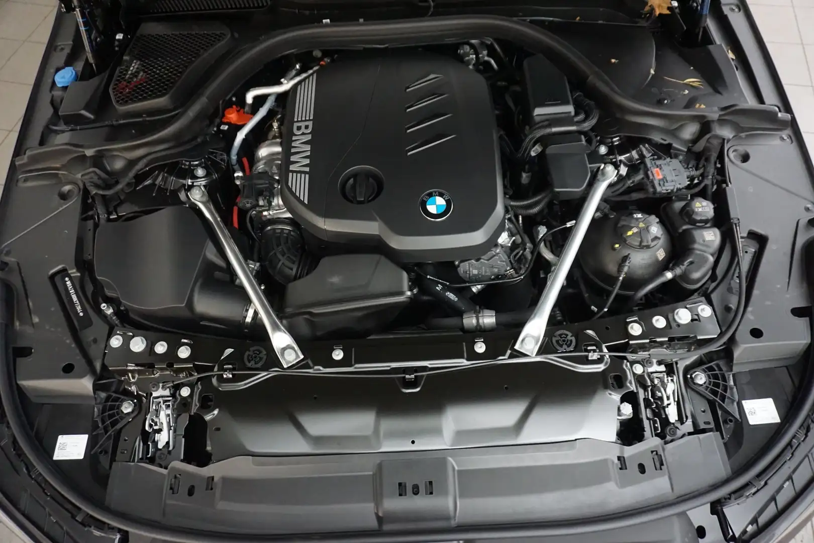 BMW 520 520d xDrive Grau - 2