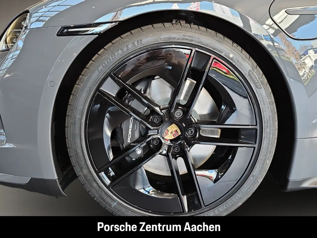 Porsche Taycan Black Edition InnoDrive Head-Up 21-Zoll 10