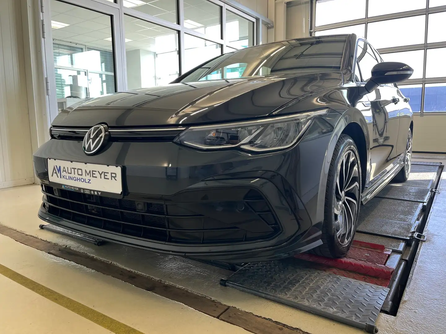 Volkswagen Golf R -Line 1.5 eTSI DSG Kamera LED SHZ Gris - 2