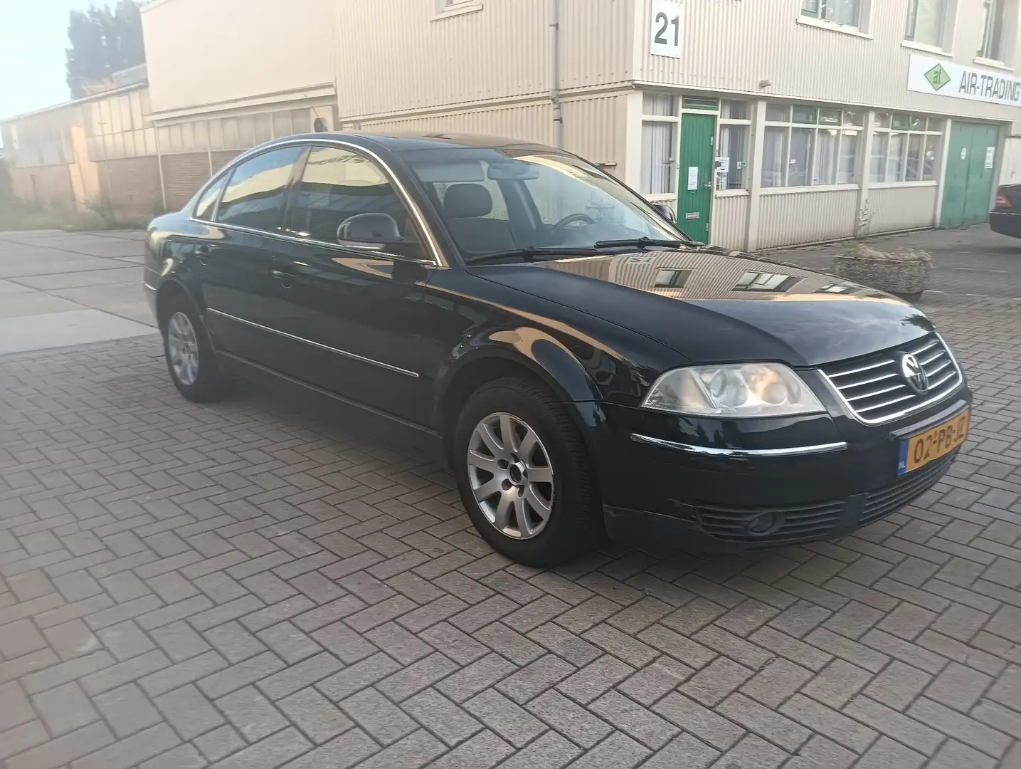 Volkswagen Passat 1.9 TDI Athene Zwart - 1