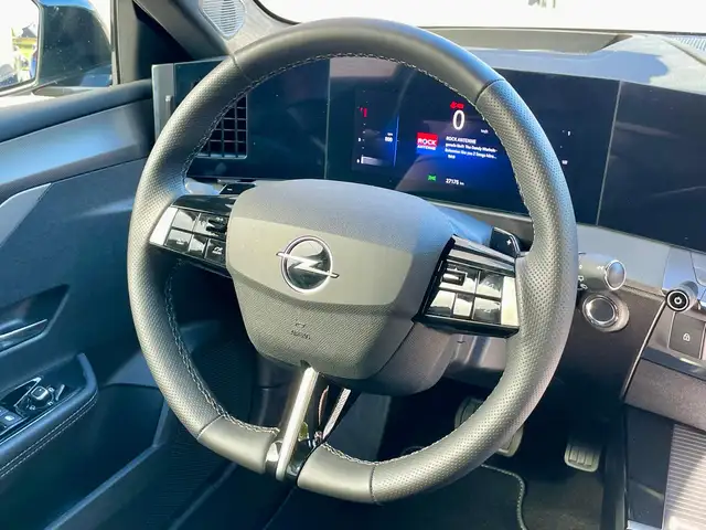 Opel Astra view 11