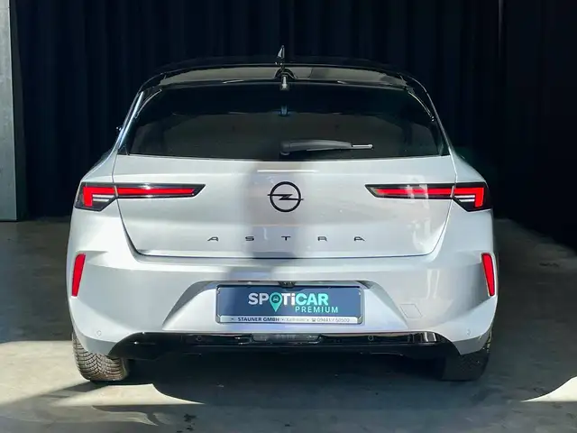 Opel Astra view 5