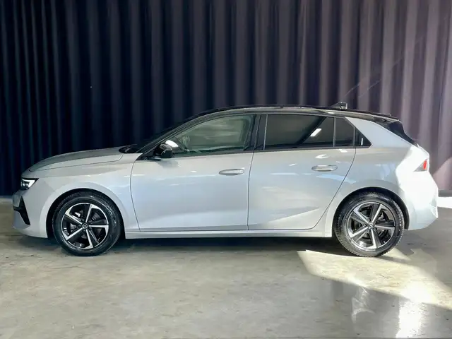 Opel Astra view 6