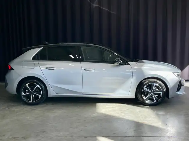 Opel Astra view 7