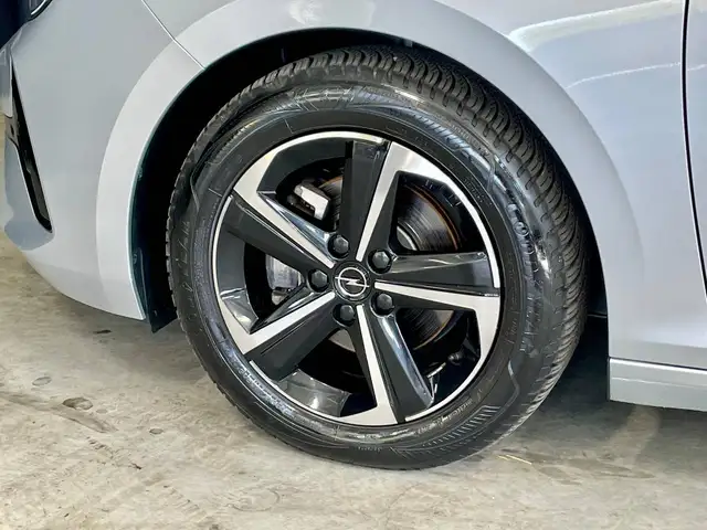 Opel Astra view 8