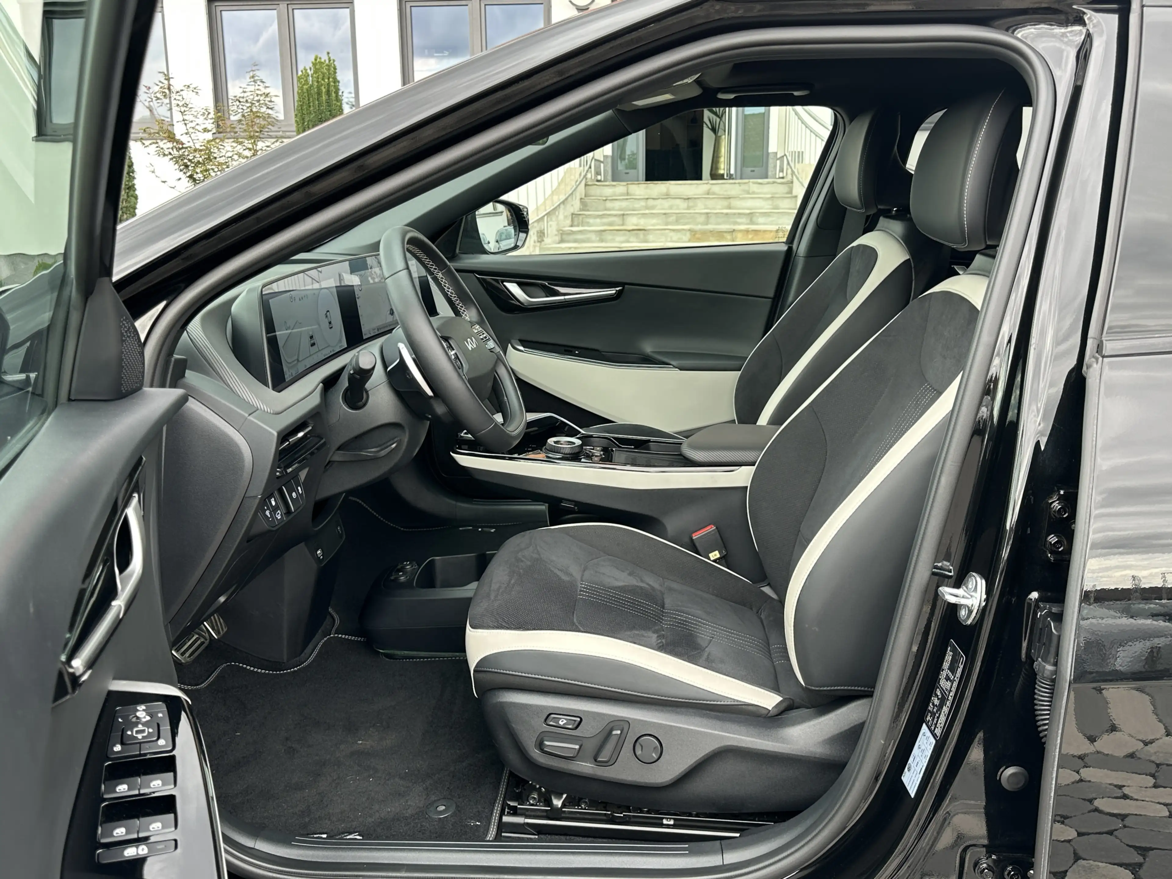 Kia EV6 GT-Line LED PANO HUD MEMO 360° AHK 77,4KWh — photo 13